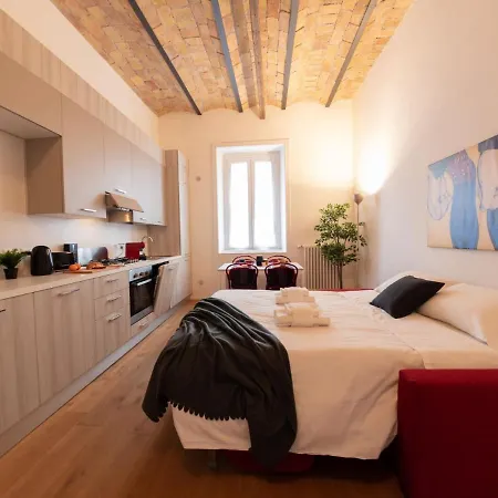 The Rent - One-bedroom Near San Pietro *